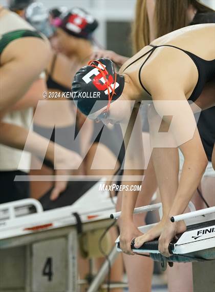 Thumbnail 3 in Lake Orion vs. Troy (Oxford Invite) photogallery.