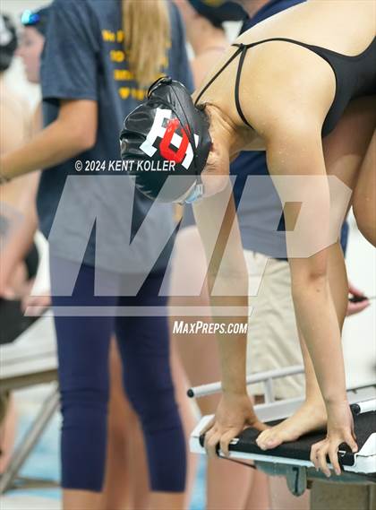 Thumbnail 1 in Lake Orion vs. Troy (Oxford Invite) photogallery.
