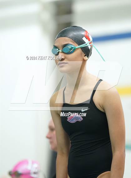 Thumbnail 2 in Lake Orion vs. Troy (Oxford Invite) photogallery.
