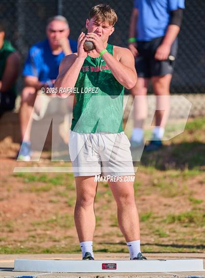 Thumbnail 1 in UIL 6A Track & Field Area 13&14 (Shot Put) photogallery.