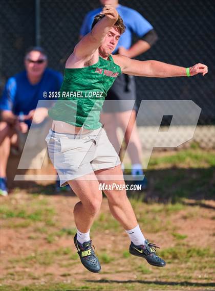 Thumbnail 1 in UIL 6A Track & Field Area 13&14 (Shot Put) photogallery.