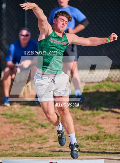 Thumbnail 3 in UIL 6A Track & Field Area 13&14 (Shot Put) photogallery.