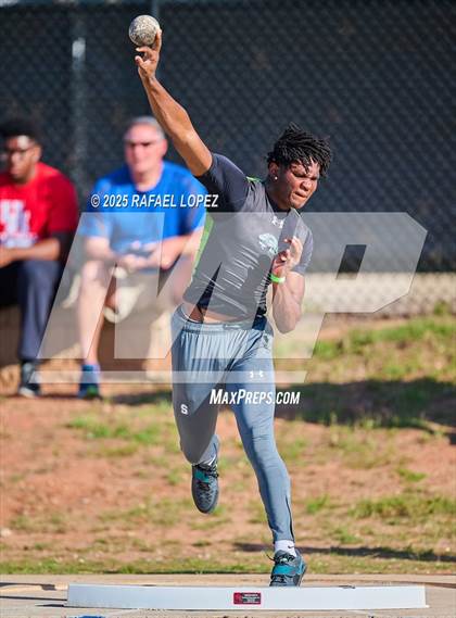 Thumbnail 1 in UIL 6A Track & Field Area 13&14 (Shot Put) photogallery.