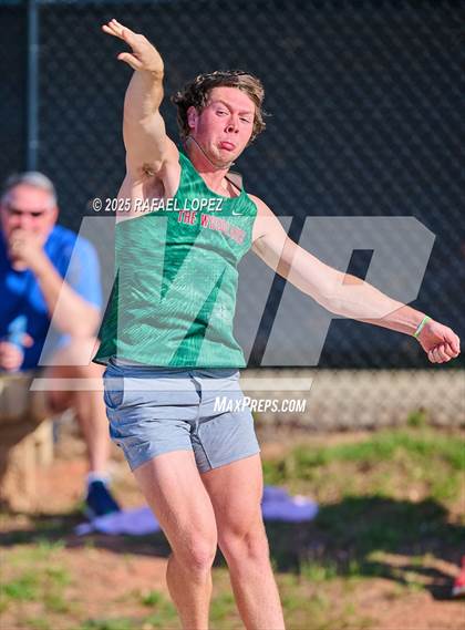 Thumbnail 2 in UIL 6A Track & Field Area 13&14 (Shot Put) photogallery.
