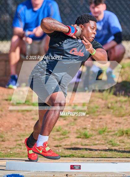 Thumbnail 2 in UIL 6A Track & Field Area 13&14 (Shot Put) photogallery.