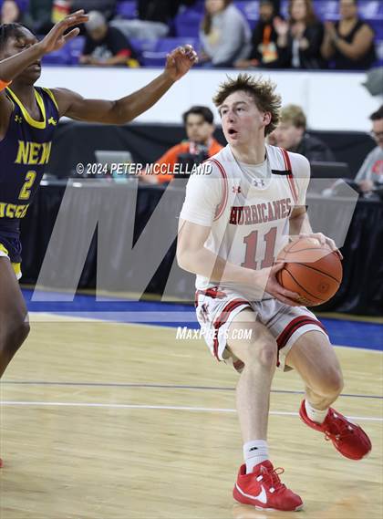 Thumbnail 2 in Hoosac Valley vs. New Mission (MIAA Division 5 Final) photogallery.