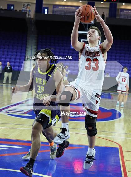 Thumbnail 2 in Hoosac Valley vs. New Mission (MIAA Division 5 Final) photogallery.