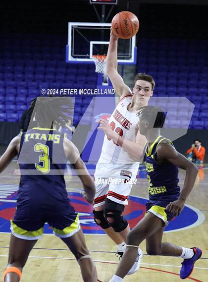 Thumbnail 3 in Hoosac Valley vs. New Mission (MIAA Division 5 Final) photogallery.
