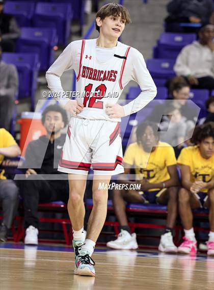 Thumbnail 2 in Hoosac Valley vs. New Mission (MIAA Division 5 Final) photogallery.