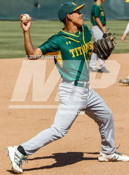 Thumbnail 2 in Ontario Christian vs Notre Dame photogallery.