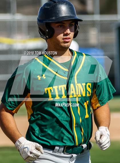 Thumbnail 2 in Ontario Christian vs Notre Dame photogallery.