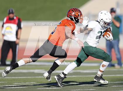 Thumbnail 3 in Stratton vs. Cheyenne Wells (CHSAA Class A 6-Man Final) photogallery.