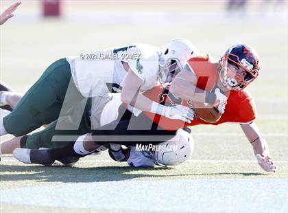 Thumbnail 3 in Stratton vs. Cheyenne Wells (CHSAA Class A 6-Man Final) photogallery.
