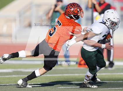 Thumbnail 1 in Stratton vs. Cheyenne Wells (CHSAA Class A 6-Man Final) photogallery.