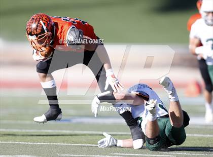 Thumbnail 2 in Stratton vs. Cheyenne Wells (CHSAA Class A 6-Man Final) photogallery.