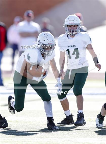 Thumbnail 2 in Stratton vs. Cheyenne Wells (CHSAA Class A 6-Man Final) photogallery.