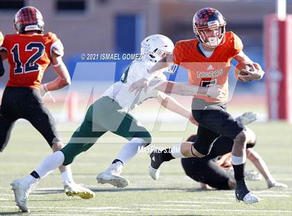 Thumbnail 1 in Stratton vs. Cheyenne Wells (CHSAA Class A 6-Man Final) photogallery.