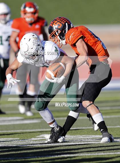 Thumbnail 3 in Stratton vs. Cheyenne Wells (CHSAA Class A 6-Man Final) photogallery.