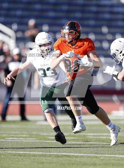 Thumbnail 1 in Stratton vs. Cheyenne Wells (CHSAA Class A 6-Man Final) photogallery.