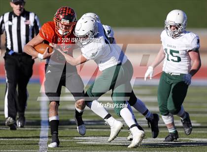 Thumbnail 2 in Stratton vs. Cheyenne Wells (CHSAA Class A 6-Man Final) photogallery.