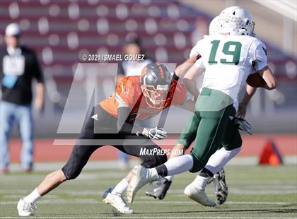 Thumbnail 2 in Stratton vs. Cheyenne Wells (CHSAA Class A 6-Man Final) photogallery.