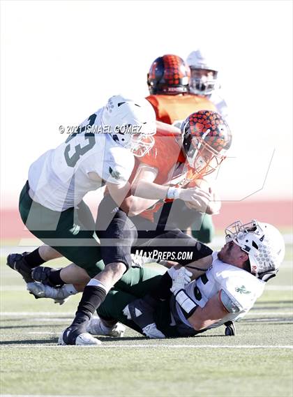 Thumbnail 3 in Stratton vs. Cheyenne Wells (CHSAA Class A 6-Man Final) photogallery.