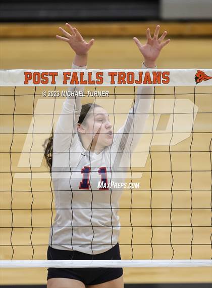 Thumbnail 2 in Pocatello vs Bonneville (IHSAA 4A First Round) photogallery.