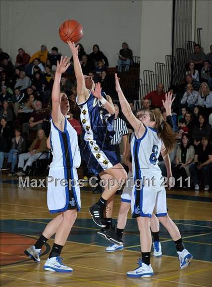 Thumbnail 2 in Shoreham-Wading River @ Elwood-Glenn (Class A Semi-Finals) photogallery.