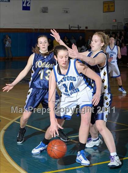 Thumbnail 1 in Shoreham-Wading River @ Elwood-Glenn (Class A Semi-Finals) photogallery.