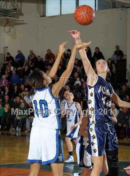 Thumbnail 1 in Shoreham-Wading River @ Elwood-Glenn (Class A Semi-Finals) photogallery.