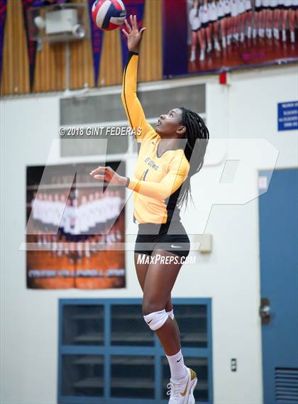 Thumbnail 3 in Bishop O'Dowd @ Campolindo photogallery.