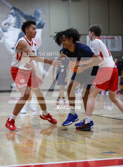 Thumbnail 2 in Cherokee Trail @ Regis Jesuit photogallery.
