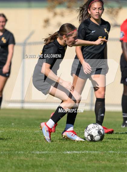 Thumbnail 3 in Incarnate Word vs East Central (NEISD Soccer Showcase) photogallery.