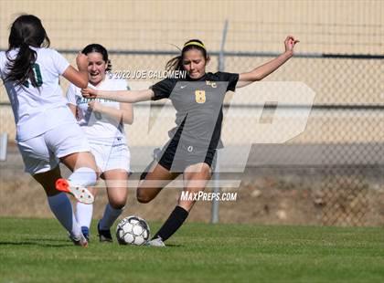 Thumbnail 3 in Incarnate Word vs East Central (NEISD Soccer Showcase) photogallery.