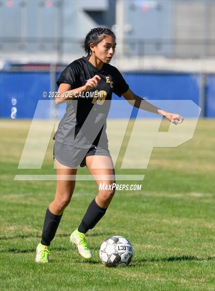 Thumbnail 3 in Incarnate Word vs East Central (NEISD Soccer Showcase) photogallery.