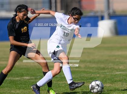 Thumbnail 3 in Incarnate Word vs East Central (NEISD Soccer Showcase) photogallery.