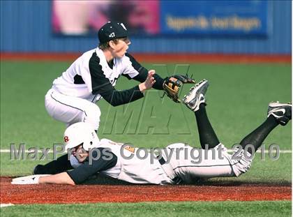 Thumbnail 3 in Bishop Lynch vs Rockwall ( Jesuit Baseball Classic ) photogallery.