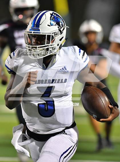 Thumbnail 3 in Daingerfield vs. Waskom (UIL 3A D2 Area Playoff) photogallery.