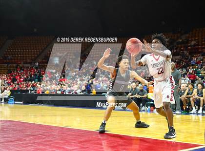 Thumbnail 3 in Rangeview vs Grandview (CHSAA 5A Great 8) photogallery.