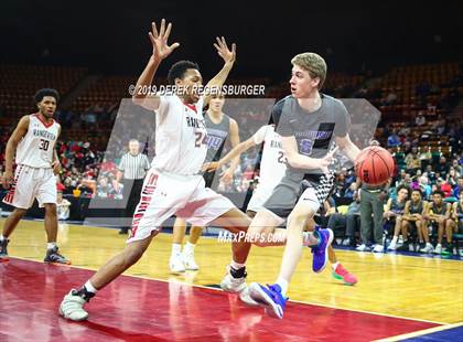 Thumbnail 3 in Rangeview vs Grandview (CHSAA 5A Great 8) photogallery.