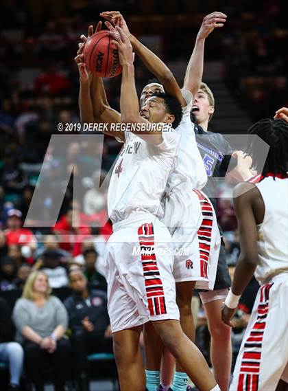 Thumbnail 3 in Rangeview vs Grandview (CHSAA 5A Great 8) photogallery.