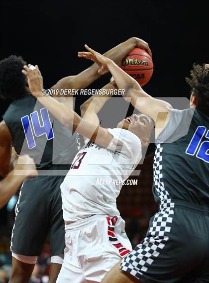 Thumbnail 3 in Rangeview vs Grandview (CHSAA 5A Great 8) photogallery.