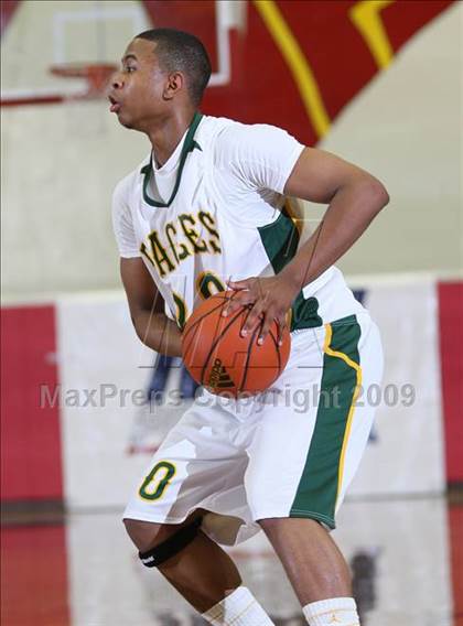 Thumbnail 2 in Bellarmine Prep vs. Santa Rita (MaxPreps Holiday Classic) photogallery.