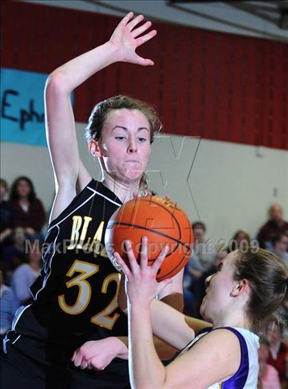 Thumbnail 3 in Ephrata vs. Lancaster Mennonite photogallery.