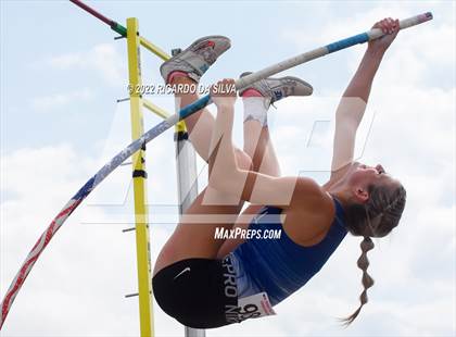 Thumbnail 2 in UIL 5A Region III Track & Field Meet photogallery.