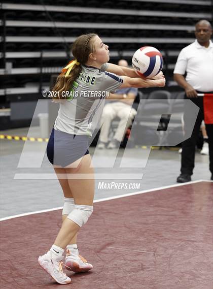 Thumbnail 2 in Sky View vs. Ridgeline (UHSAA 4A Semifinal Playoff) photogallery.