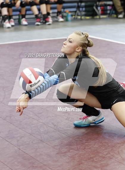 Thumbnail 3 in Sky View vs. Ridgeline (UHSAA 4A Semifinal Playoff) photogallery.