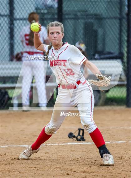 Thumbnail 2 in Davenport West vs West Delaware (Rick Doran Classic) photogallery.