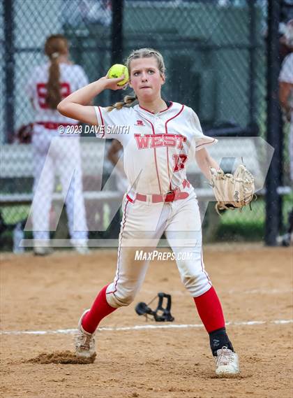 Thumbnail 3 in Davenport West vs West Delaware (Rick Doran Classic) photogallery.