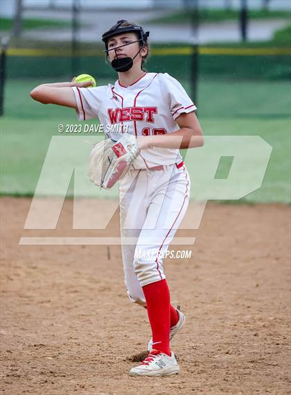 Thumbnail 2 in Davenport West vs West Delaware (Rick Doran Classic) photogallery.